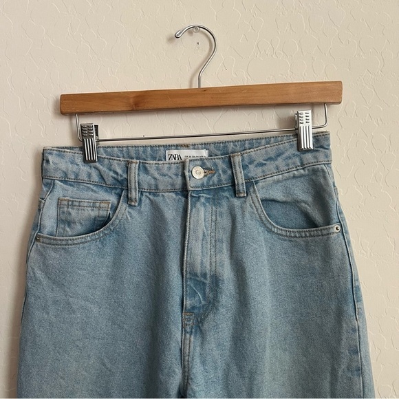 Zara Light Wash High Rise Jean - Picture 3 of 5